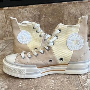 Converse Chuck 70 plus High-Tops in Beige and White